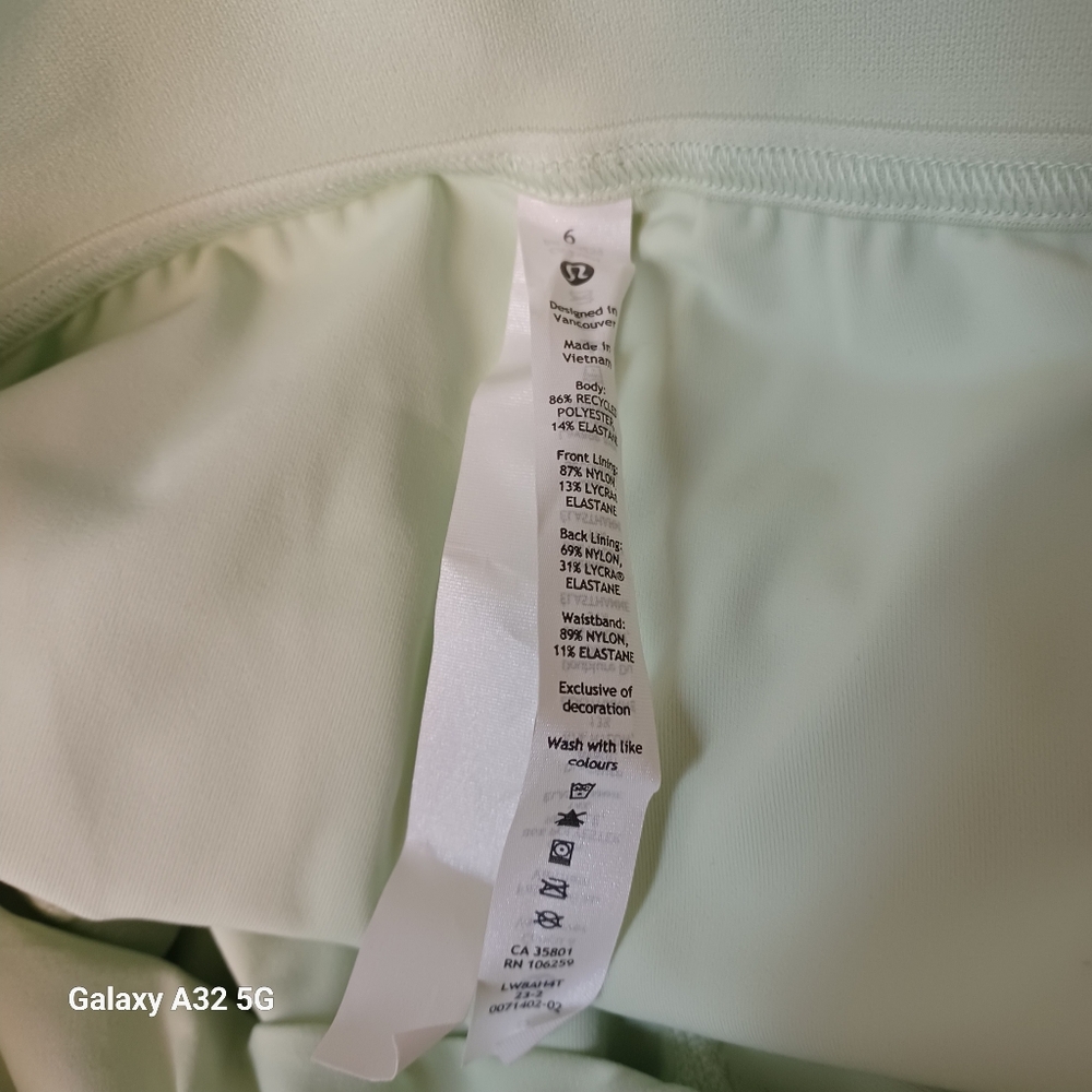 Lululemon Athletica Green Mini Skater Skirt Casual Size 6 - Picture 10 of 11